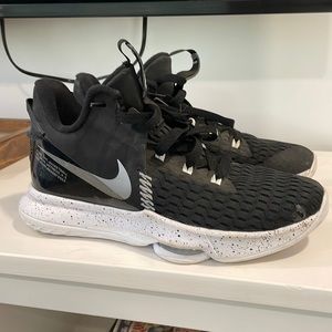 Nike Lebrun witness 5